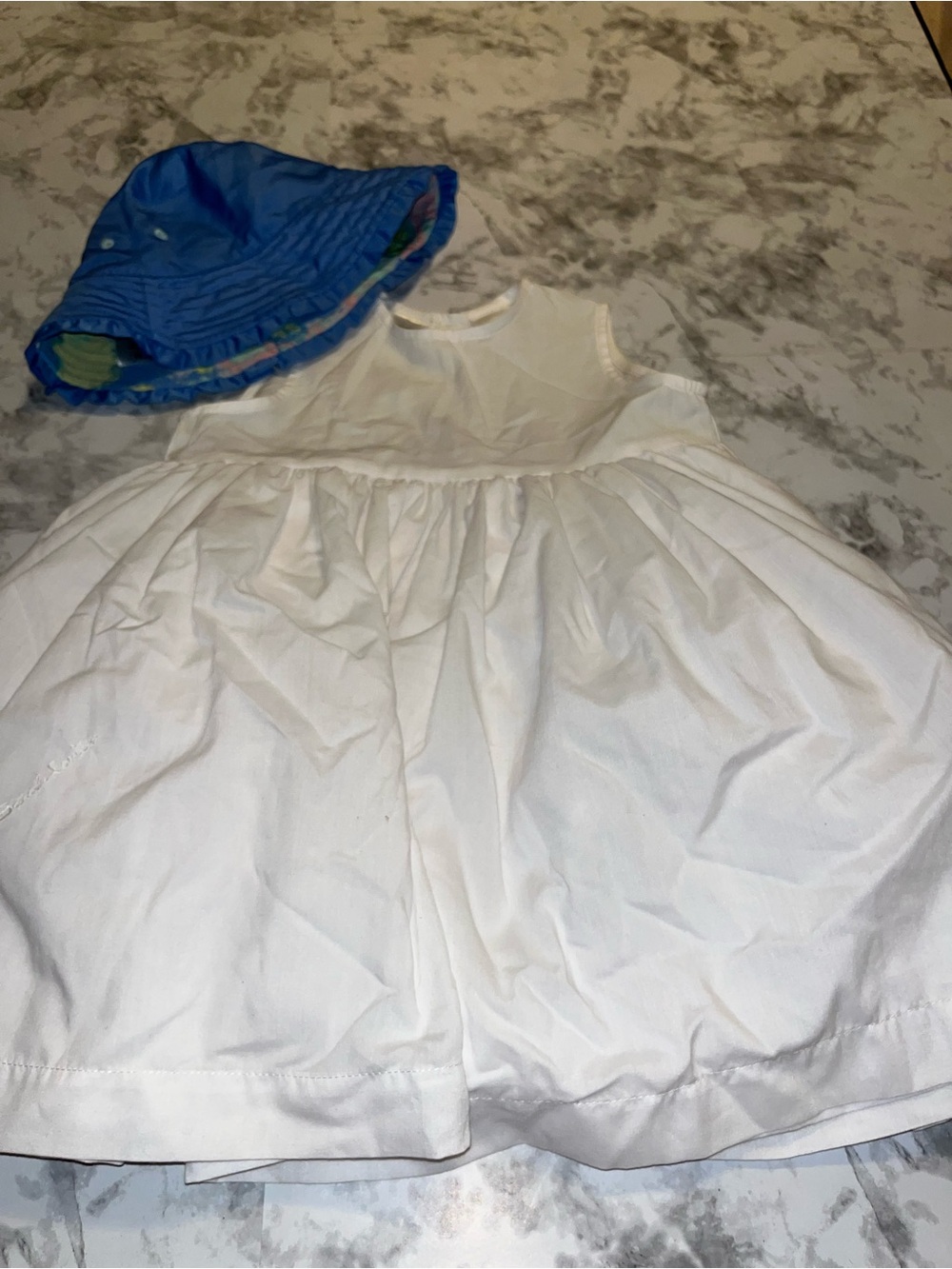Sarah Louise White Sleeveless Dress - England & Uv protection hat